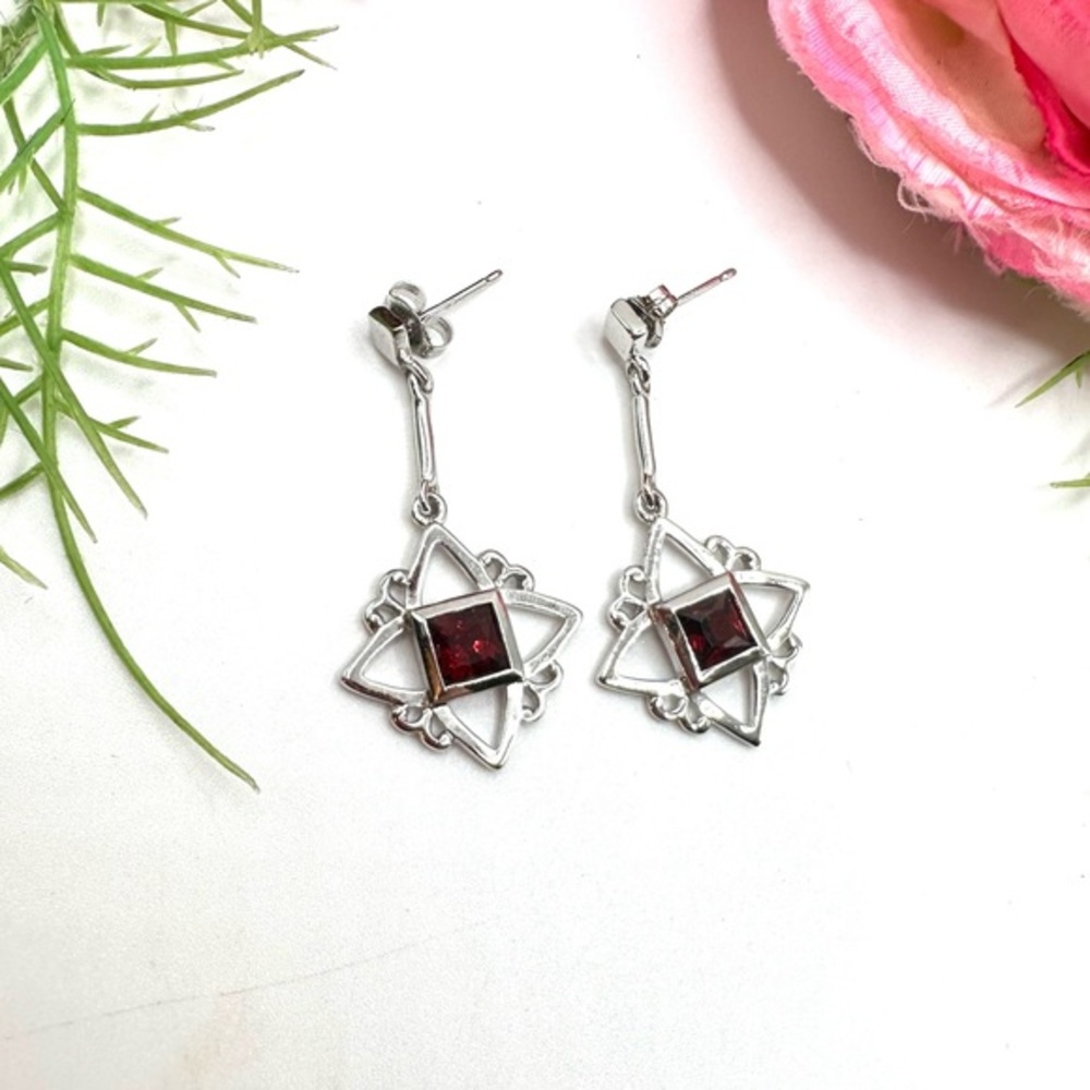 NEW⚜️Sterling Silver Ruby Red Crystal Abstract Earrings